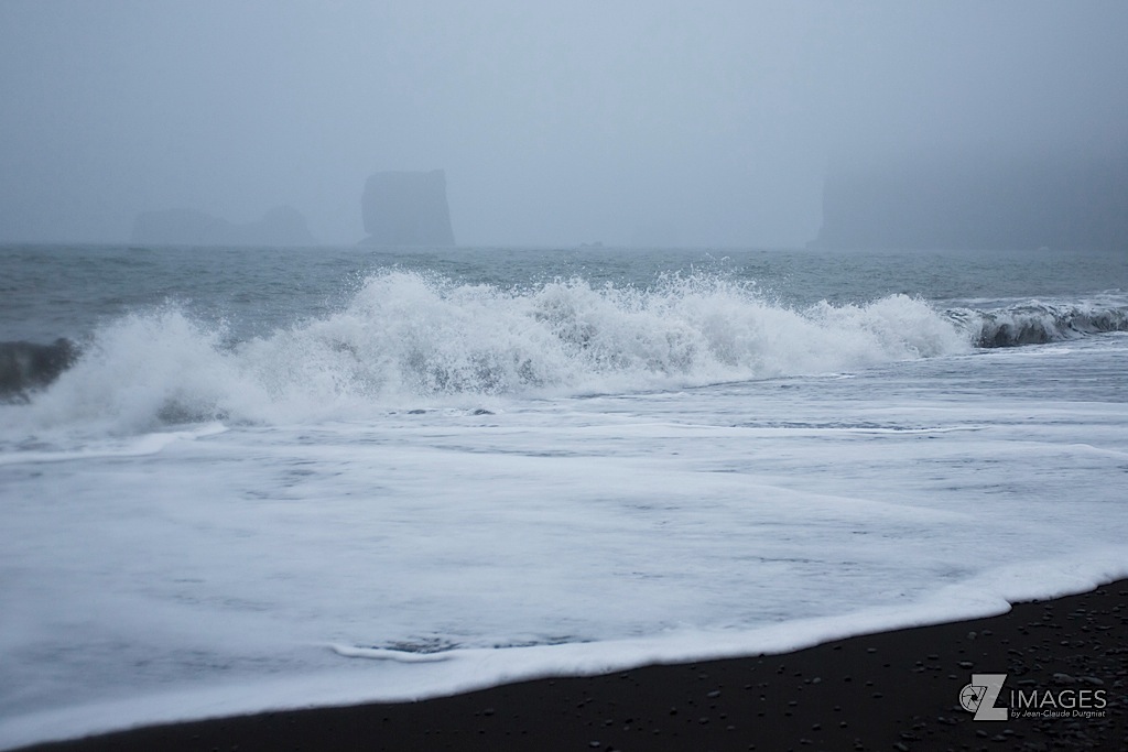 Dyrhólaey dans la brume